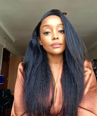 18’ Kinky Straight - Natural black